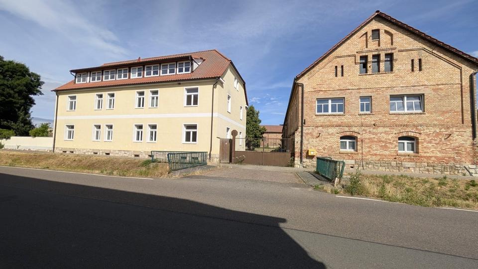 Gutshof mit 6-Familien-Wohnhaus und gut erhaltenen Nebengebäuden