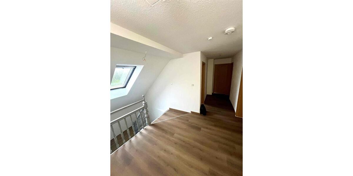 Dachgeschoßwohnung Pegau - 4 Zimmer, 89 m&sup2;, 712&euro; | Angebot:26351171
