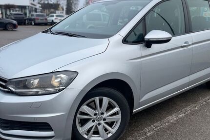 VW Touran 160.389 km 15.900 &euro; Neuburg an der Donau 86633