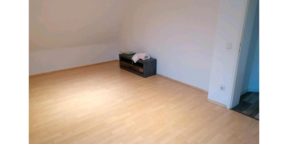 Hungen Kernstadt DG Whg. 2 Zimmer - , Küche - Bad 1 zimmer