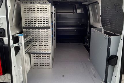 Opel Vivaro 96.099 km 15.990 &euro; München 81825