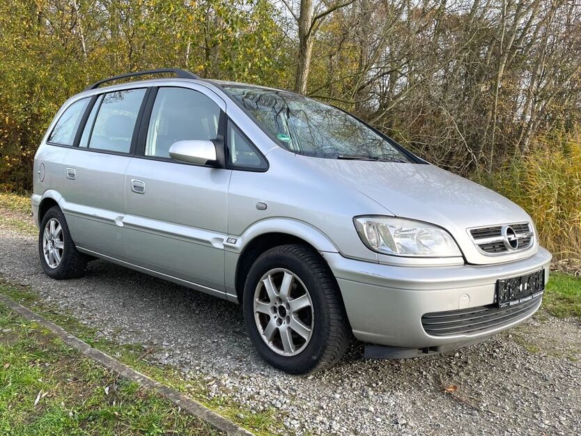 Opel Zafira 152.000 km 2.990 € Bremen 28197