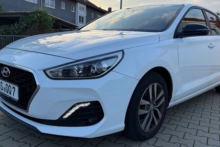 Hyundai i30 99.780 km 14.777 € Heroldsberg 90562