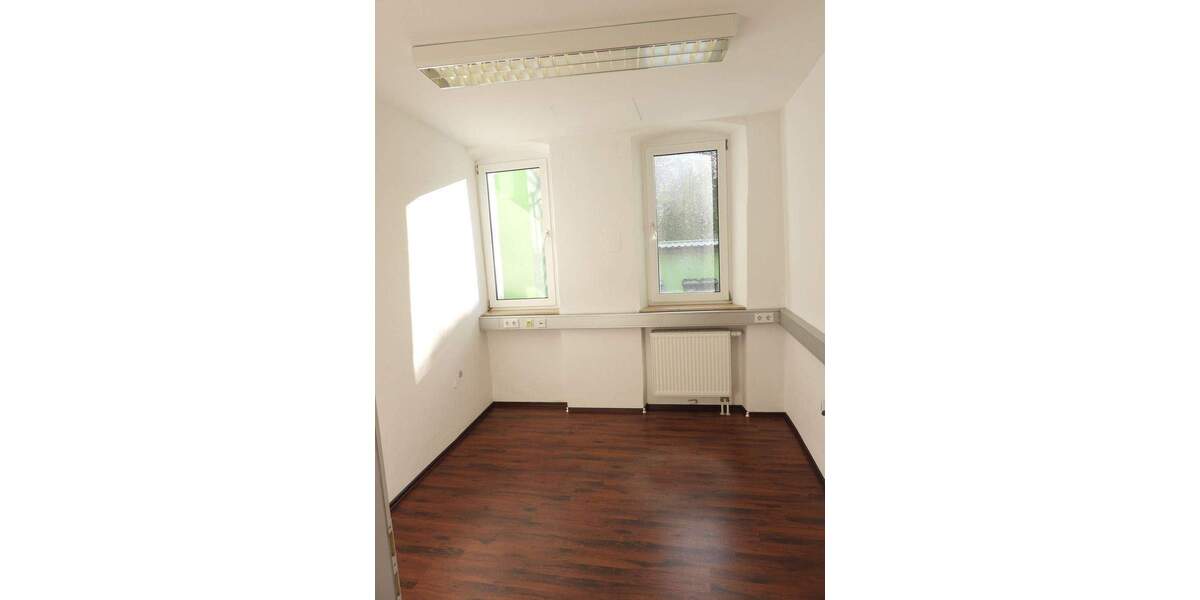 Gewerbeobjekt Nürnberg St Peter - 4 Zimmer, 128 m&sup2;, 890&euro; | Angebot:26843714