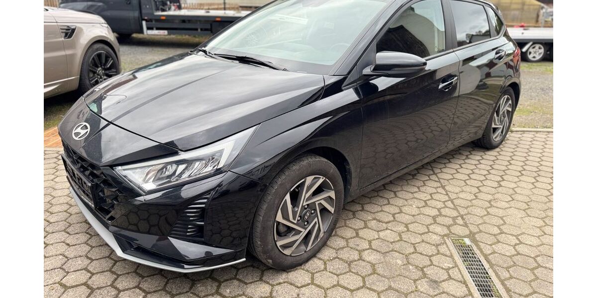 Hyundai i20 13.500 km 15.500 &euro; Grebenau - Schwarz 36323