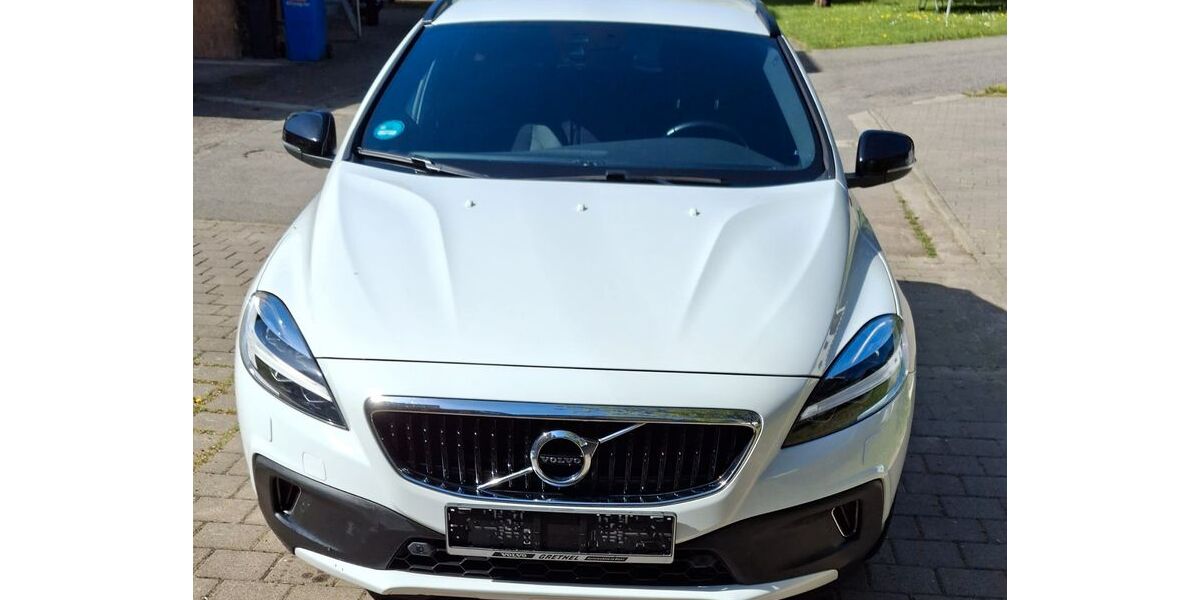 Volvo V40 Cross Country 123.725 km 13.750 &euro; Schenkenzell 77773