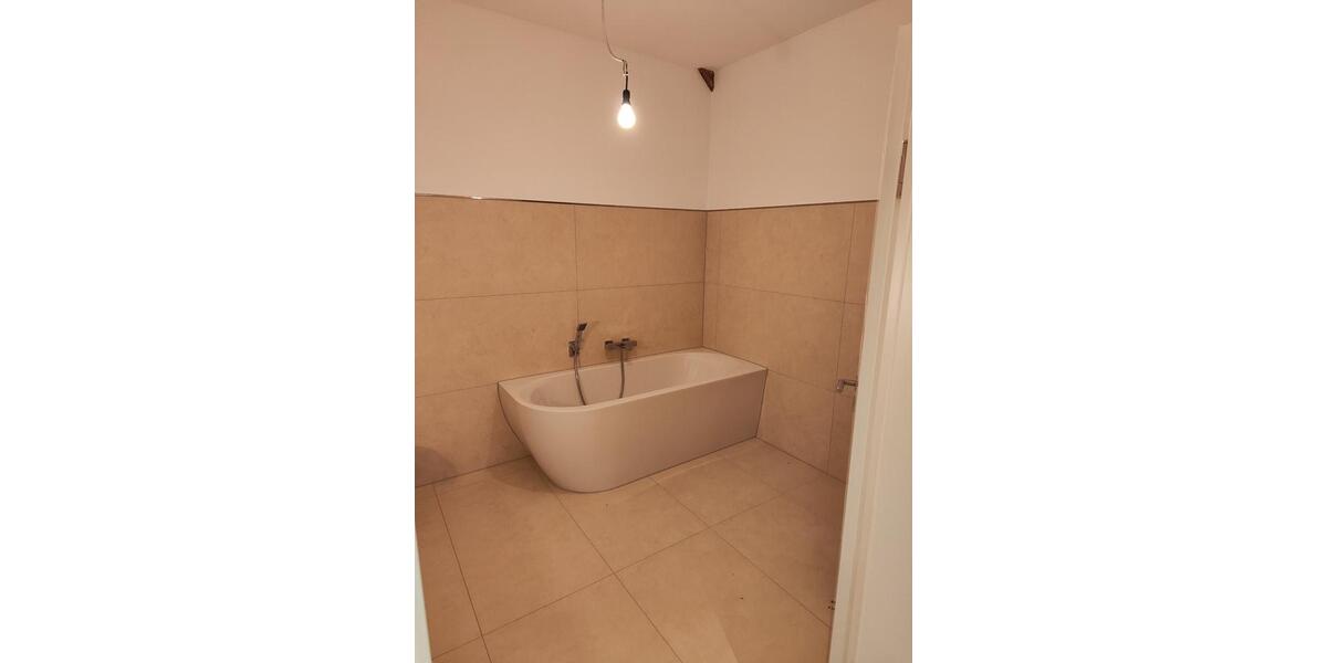 Erdgeschoßwohnung Güstrow - 5 Zimmer, 140 m&sup2;, 1.400&euro; | Angebot:26381991