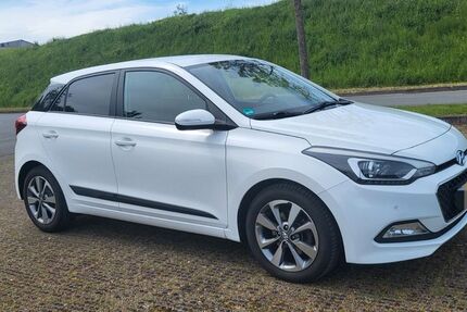 Hyundai i20 130.000 km 7.200 &euro; Soest 59494