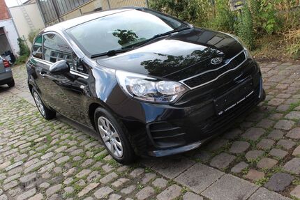 Kia Rio 90.000 km 6.490 € Fürth 90763
