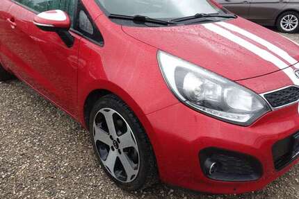 Kia Rio 121.800 km 5.600 € Neumarkt 92318