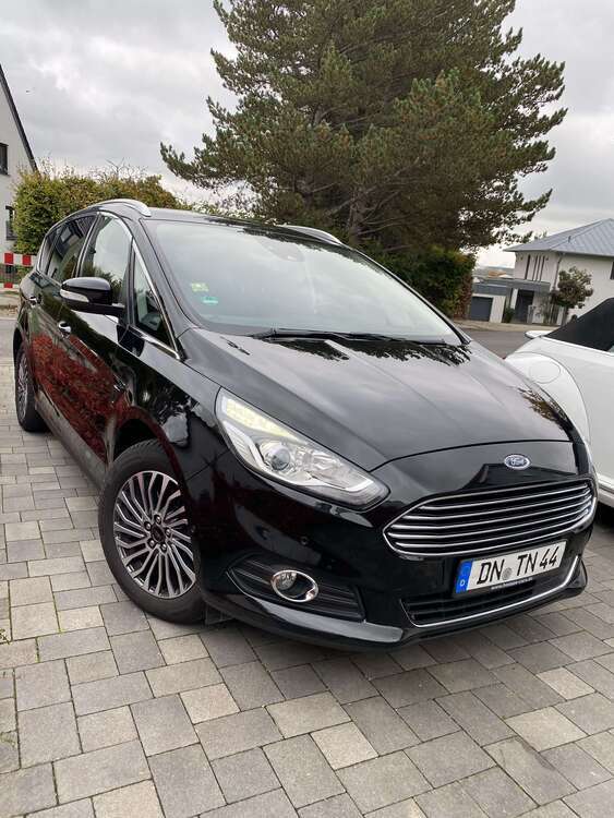 Ford S-Max 124.000 km 16.800 € düren 52355