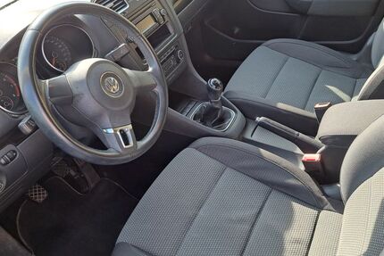 VW Golf 143.000 km 6.800 &euro; Staßfurt 39418