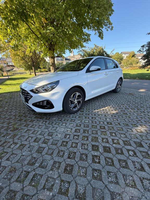 i30