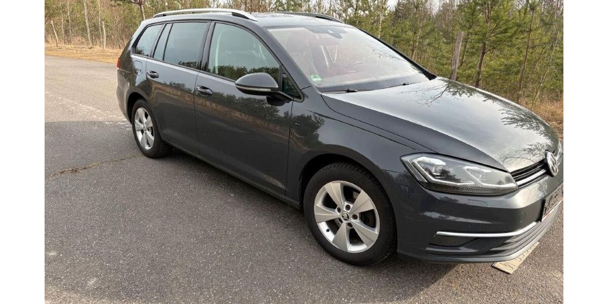 VW Golf 299.000 km 7.950 &euro; Senftenberg 01968