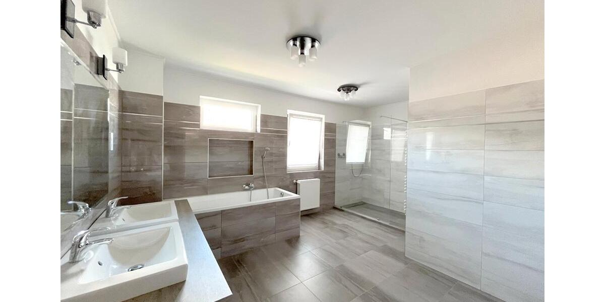 Einfamilienhaus Hengersberg - 6 Zimmer, 178 m&sup2;, 650.000&euro; | Angebot:26120457