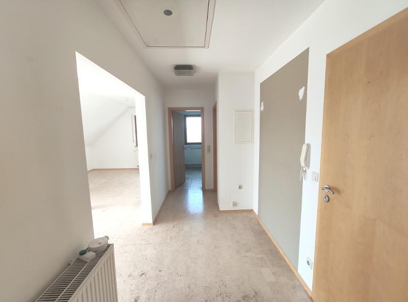 3 Zi. Wohnung im DG (1.OG) mit Balkon und Carport - Etagenwohnung Pommersfelden | Angebot:23903906