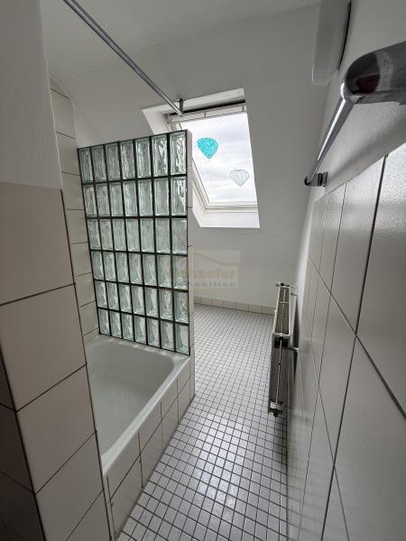 Helle 4 Zi- Wohnung im 2. OG mit 2 Balkonen in zentraler Lage in Welver zu vermieten