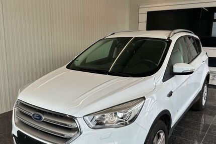 Ford Kuga 76.000 km 15.300 &euro; Achim 28832