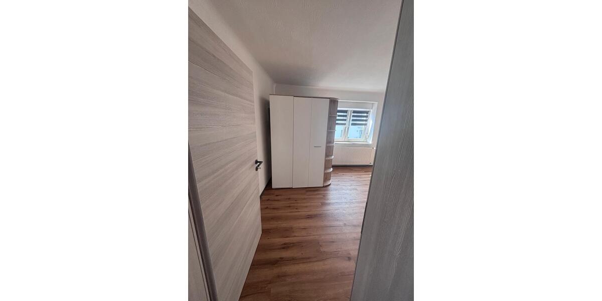 Doppelhaushälfte Freisen - 4 Zimmer, 146 m&sup2;, 180.000&euro; | Angebot:27117409