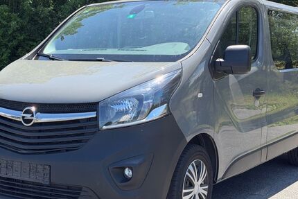 Opel Vivaro 189.000 km 9.490 &euro; Zirndorf 90513