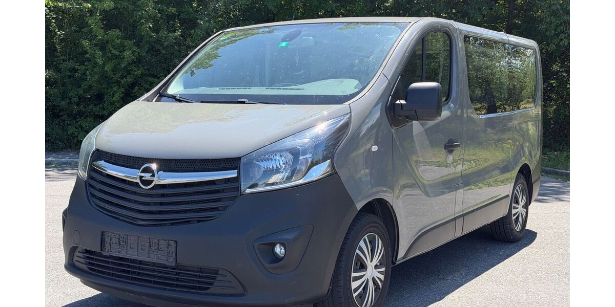 Opel Vivaro 189.000 km 9.490 &euro; Zirndorf 90513