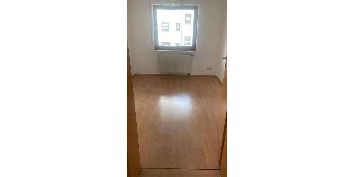 Etagenwohnung Schramberg - 4 Zimmer, 105 m&sup2;, 1.200&euro; | Angebot:26256472