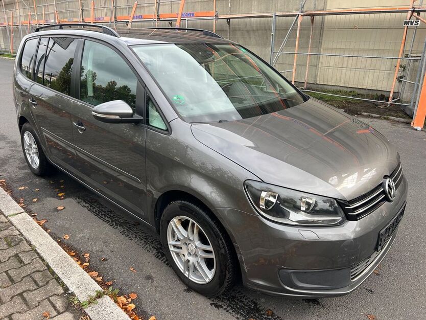 VW Touran 256.000 km 5.299 € Berlin 12057