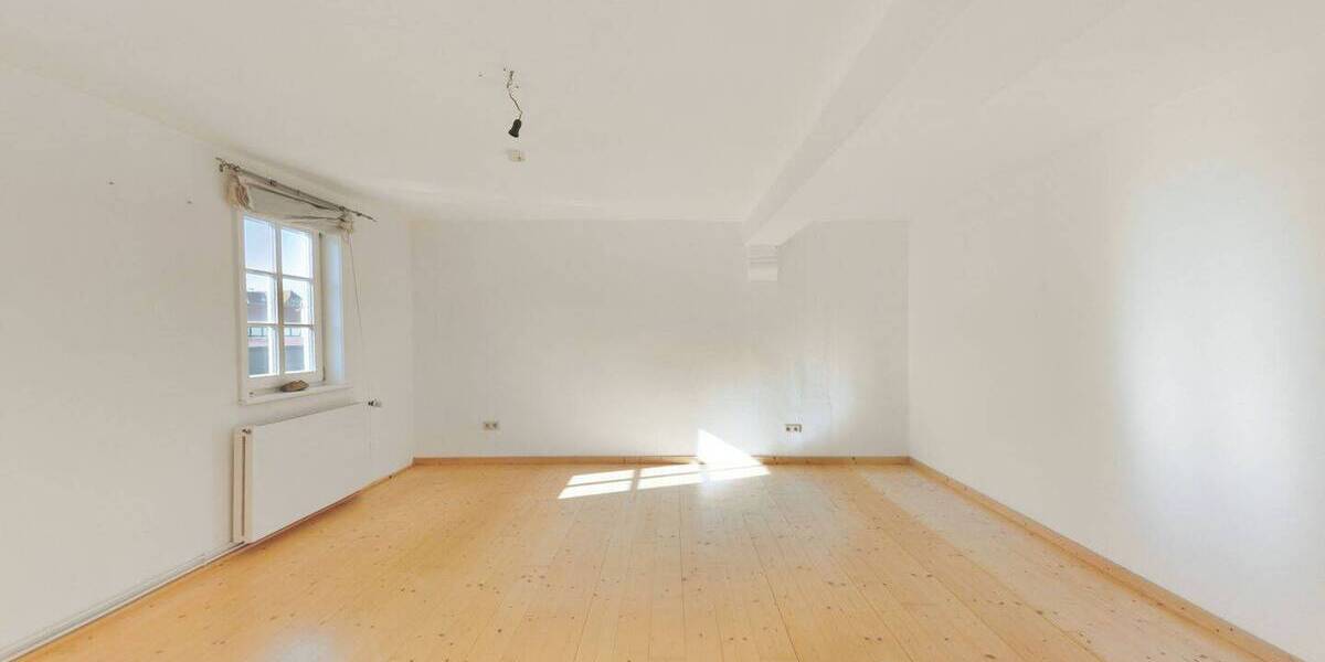 Mehrfamilienhaus, Wohnhaus Haunetal Wehrda - 8 Zimmer, 180 m&sup2;, 1.100&euro; | Angebot:26433531