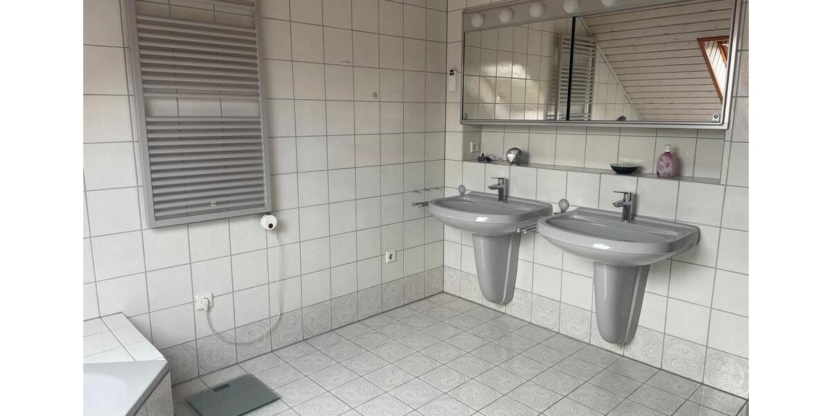 Doppelhaushälfte Heidelberg Handschuhsheim - 5 Zimmer, 210 m&sup2;, 1.850&euro; | Angebot:26380802