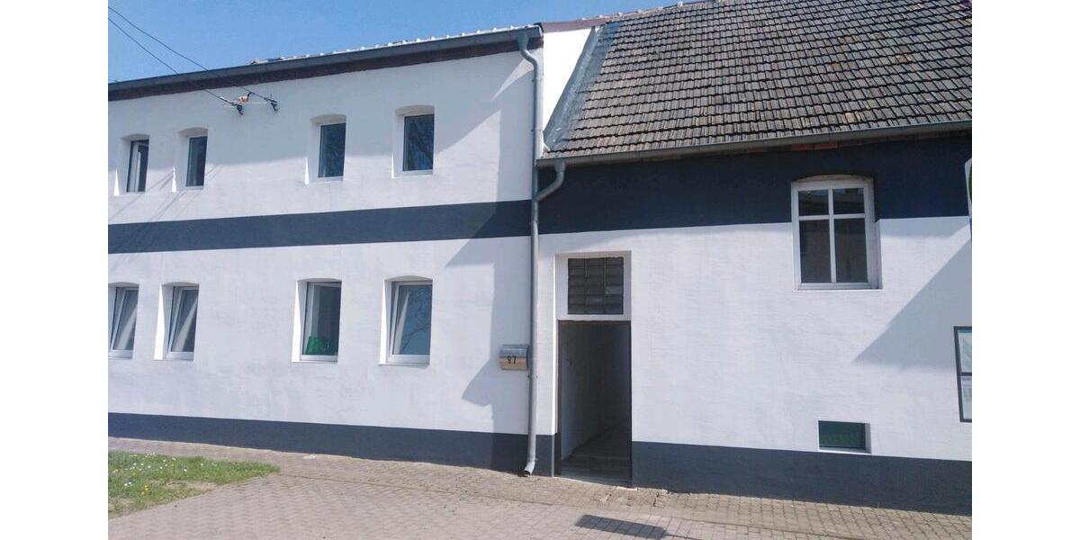 Reihenhaus Allstedt - 7 Zimmer, 140 m&sup2;, 70.000&euro; | Angebot:25909095