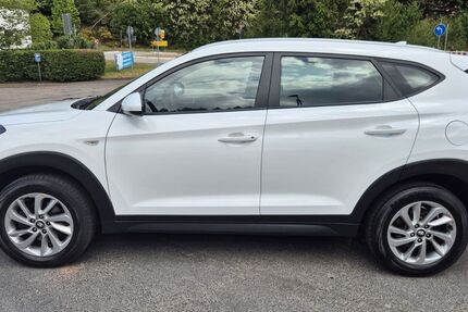 Hyundai TUCSON 140.000 km 12.900 &euro; CLAUSEN 66978