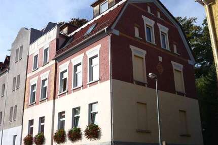 Haus zum Kaufen in Crimmitschau 215.000 € 283 m² 12 zimmer