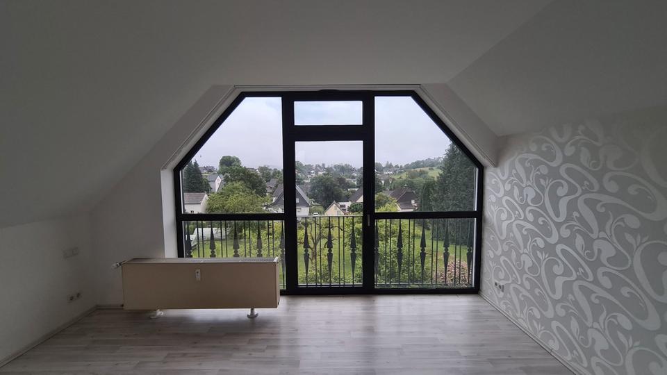Dachgeschoßwohnung Marienheide - 3 Zimmer, 122 m&sup2;, 850&euro; | Angebot:26582064
