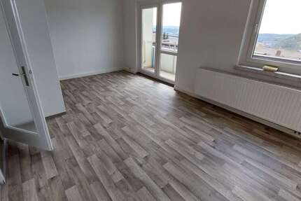 Wohnung zum Mieten in Suhl 240,09 € 49.08 m²