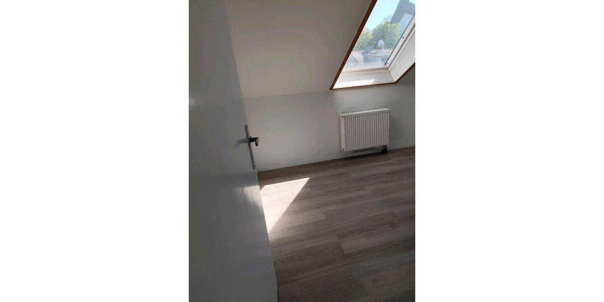 Reihenhaus Esslingen am Neckar Pliensauvorstadt - 4 Zimmer, 106 m&sup2;, 1.450&euro; | Angebot:26296303