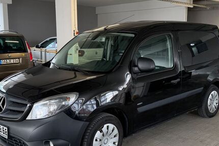 Mercedes-Benz Citan 138.000 km 7.990 &euro; München 81825