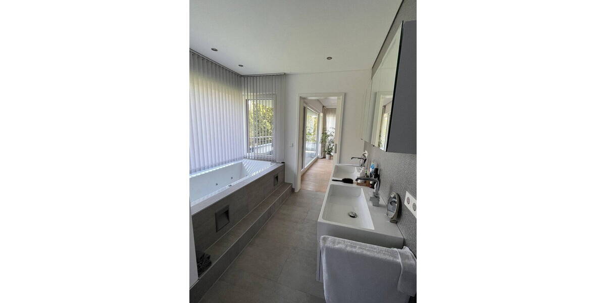 Einfamilienhaus Dormagen Delhoven - 6 Zimmer, 227 m&sup2;, 1.495.000&euro; | Angebot:26424378