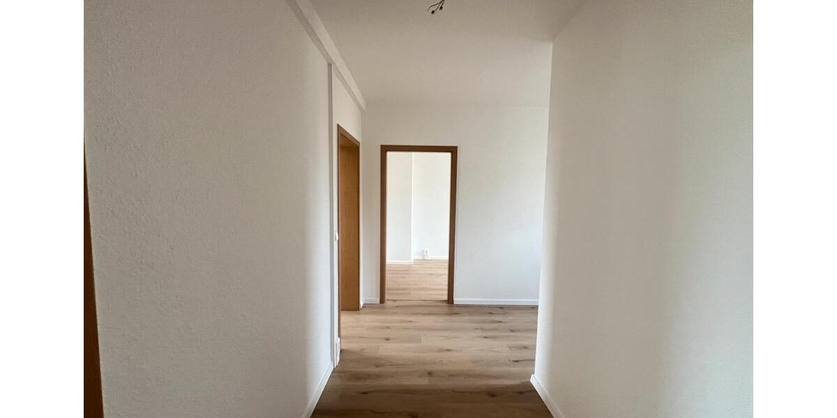 Etagenwohnung Riesa - 3 Zimmer, 61 m&sup2;, 450&euro; | Angebot:24987014