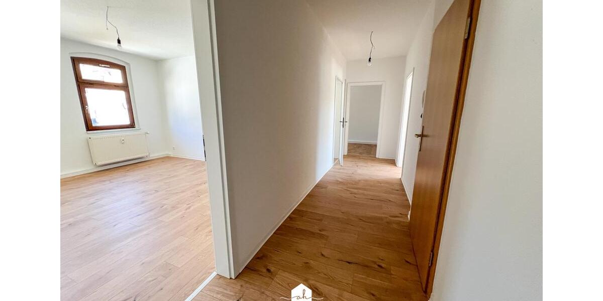 Dachgeschoßwohnung Greiz - 4 Zimmer, 83 m&sup2;, 495&euro; | Angebot:26476621
