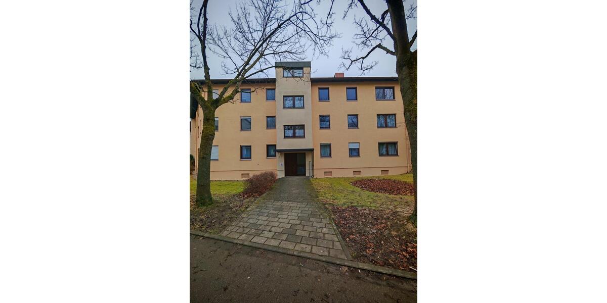 Renovierte 4-Zimmer-Wohnung mit Balkon und Tiefgaragenstellplatz 4 zimmer