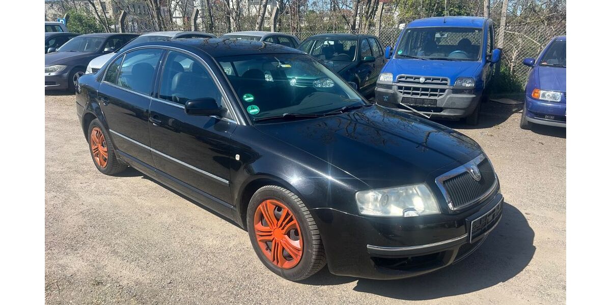 Skoda Superb 220.000 km 1.000 &euro; RIESA 01589