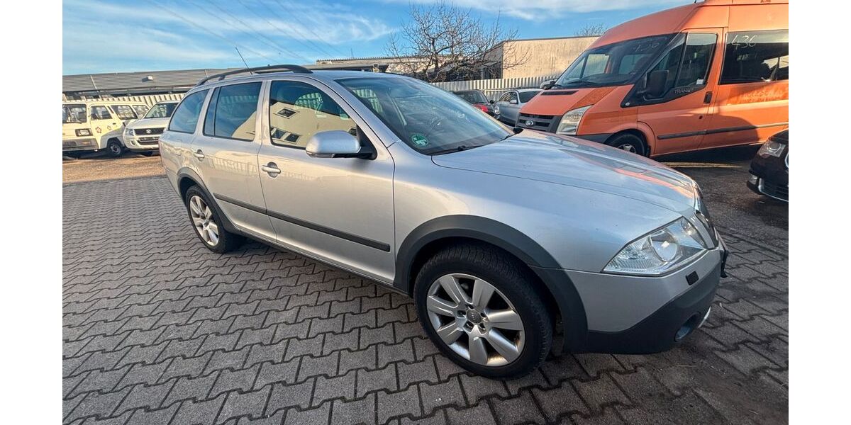 Skoda Octavia 322.000 km 2.350 &euro; Karlsruhe 76189