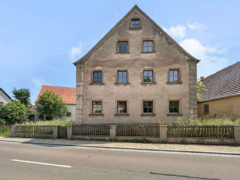 Haus zum Kaufen in Westheim 239.000 € 220 m²