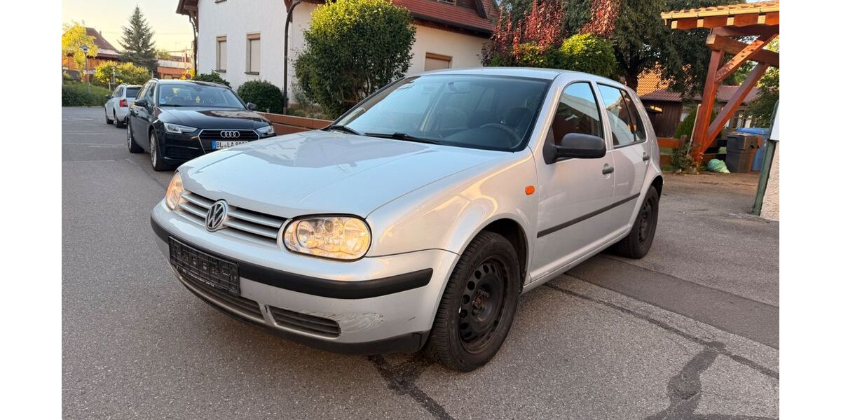 VW Golf 118.000 km 1.800 &euro; Geislingen. 72351