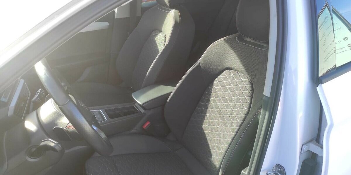 Seat Leon FR e-Hybrid 1,4 TSI DSG/LED/NAVI/SHZ 72.695 km 21.350 &euro; Höchstenbach 57629