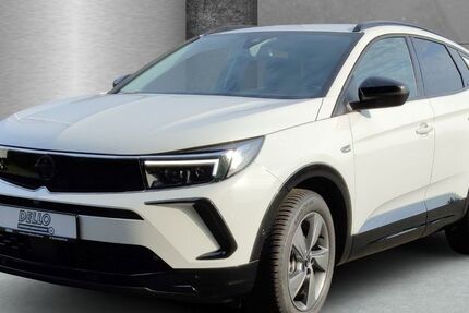 Opel Grandland (X) 4.630 km 27.990 € Schleswig 24837