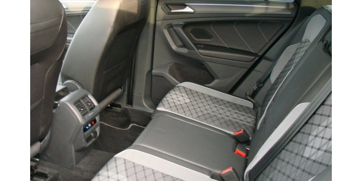 VW Tiguan 2.0TDi R-Line 4M BlackStyle ACC IQ LIGHT 41.763 km 34.980 &euro; Falkensee 14612