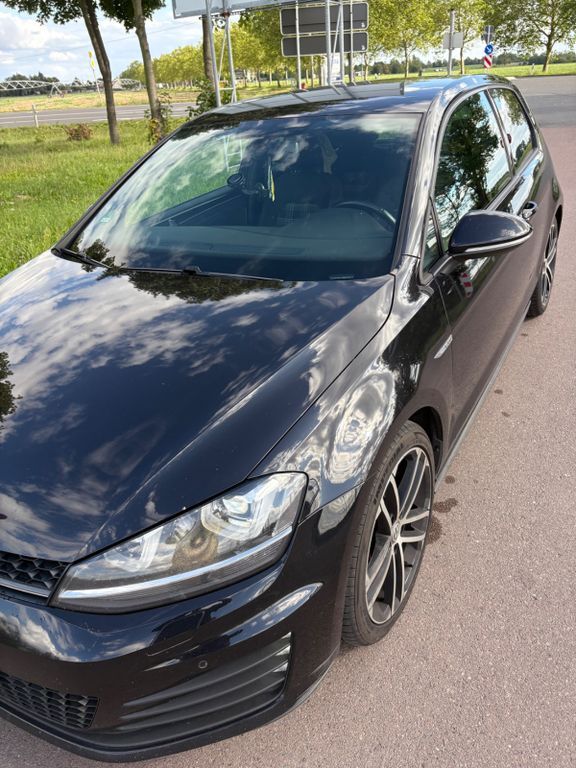VW Golf 265.000 km 11.000 € Kossa 04849