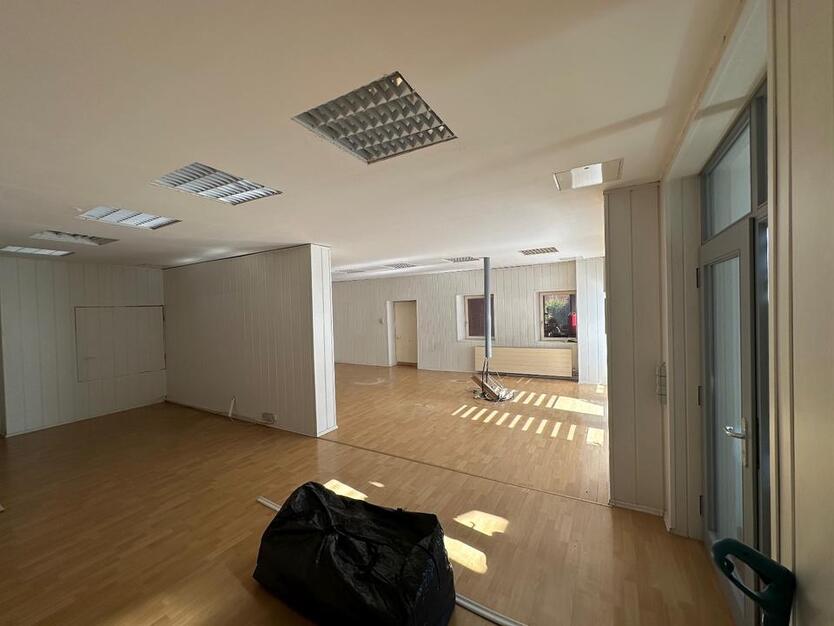 Ruhige Praxisfläche für Heilpraktiker, Therapie oder Beratung zimmer
