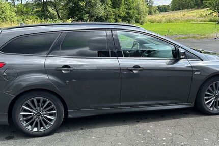 Ford Focus 88.500 km 11.000 € Gladenbach 35075
